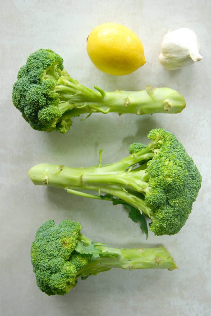 Fresh broccoli florets to steam.