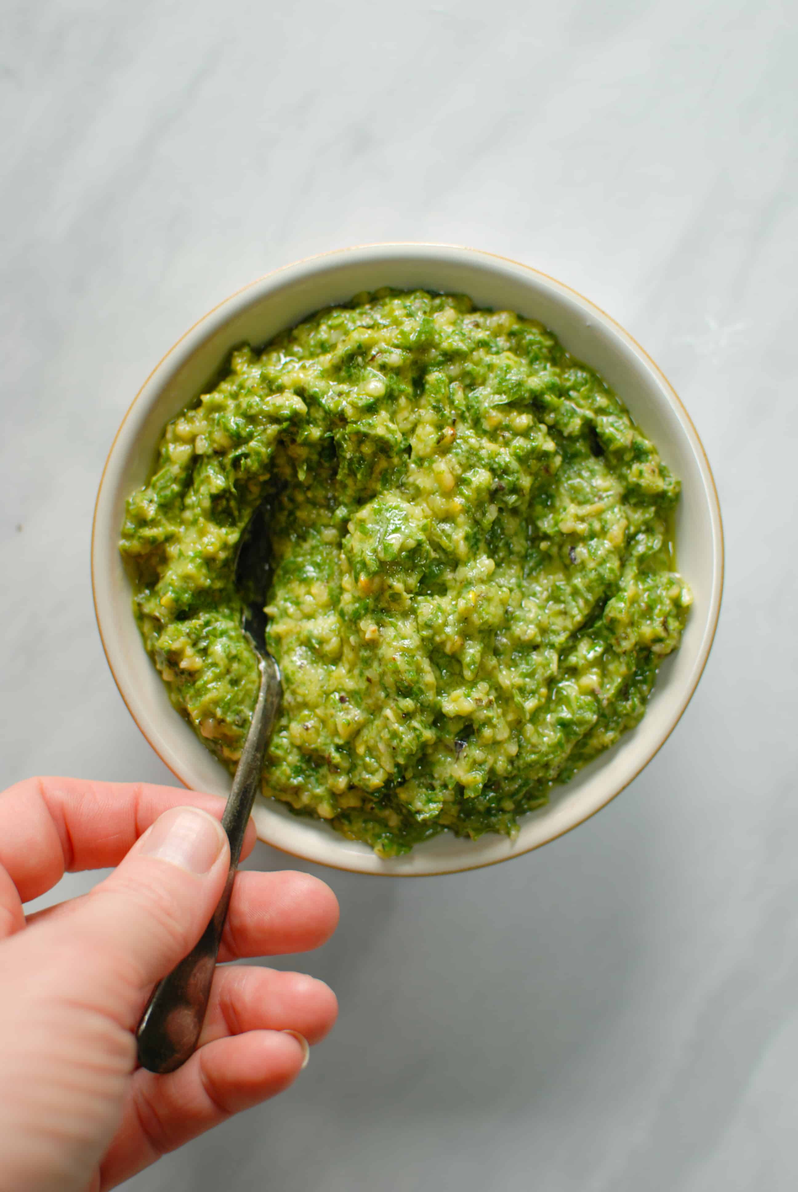 howtomakeroastedgarlicpesto