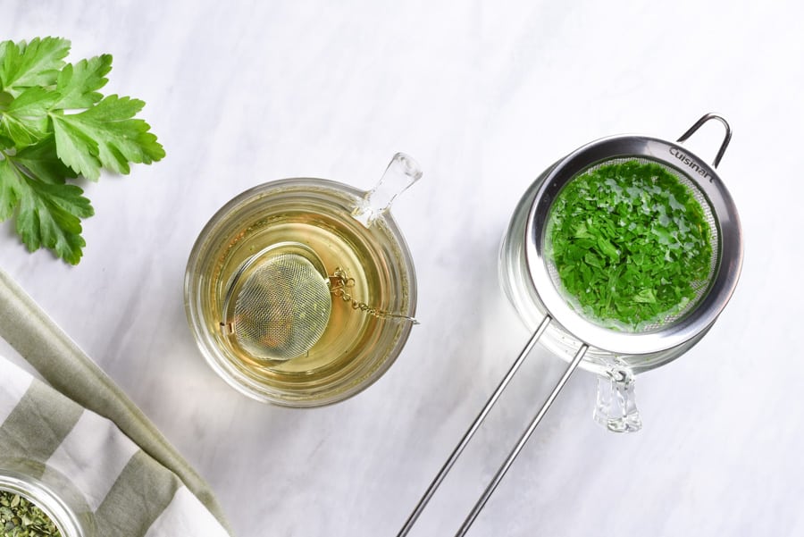 making parsley tea two different ways